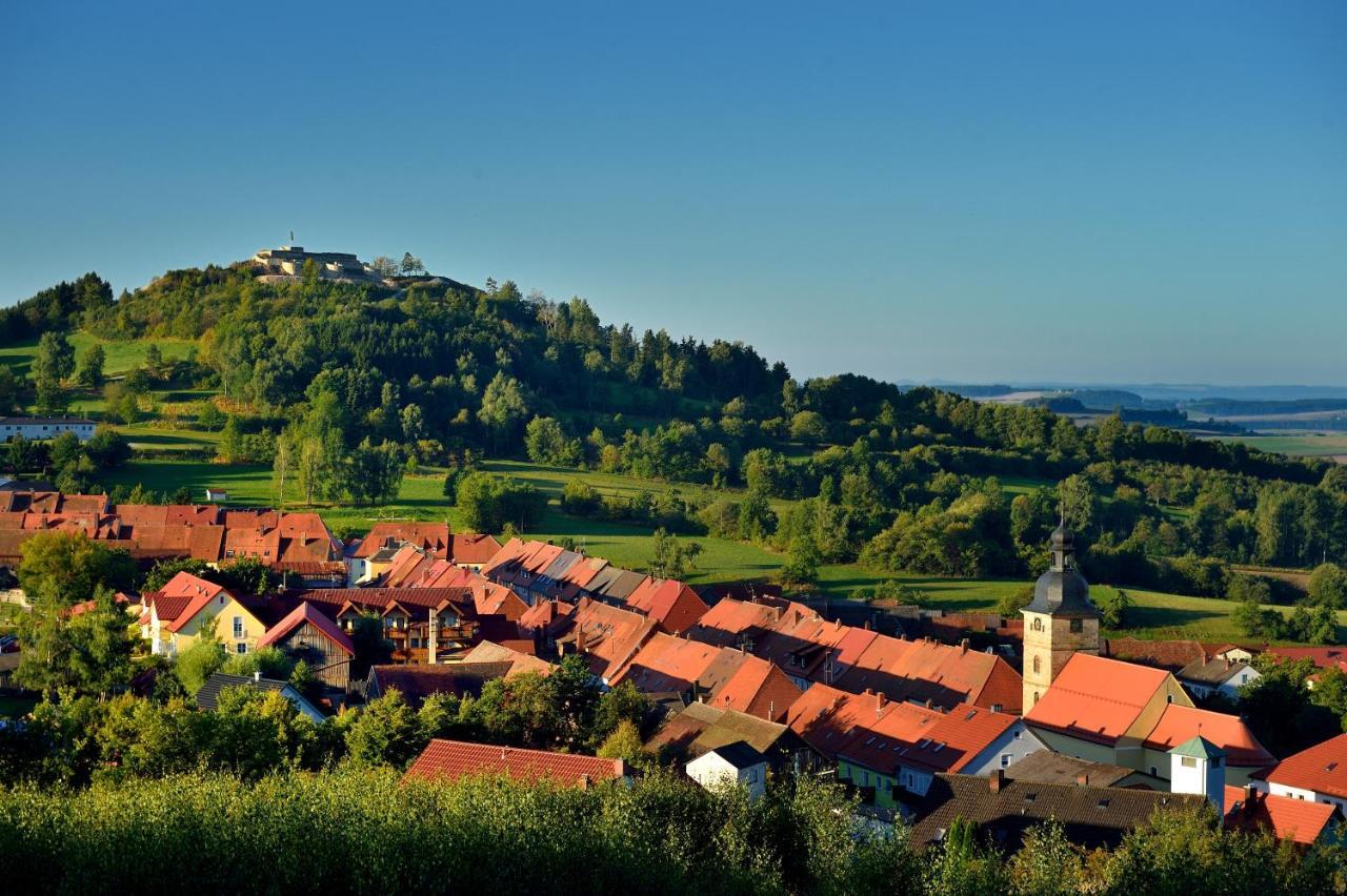 Landgasthof Zum Hirschen Kemnath Buitenkant foto